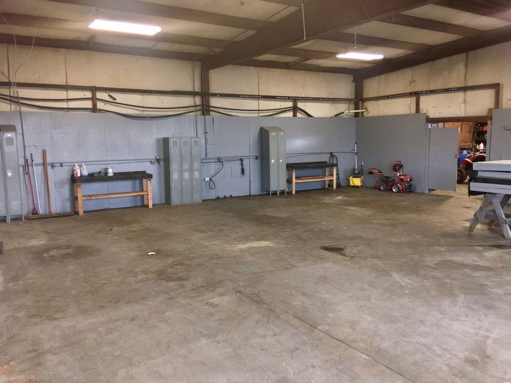 Hixson Pike Flex Space: 7611 Hixson Pike, Hixson, TN 37343
